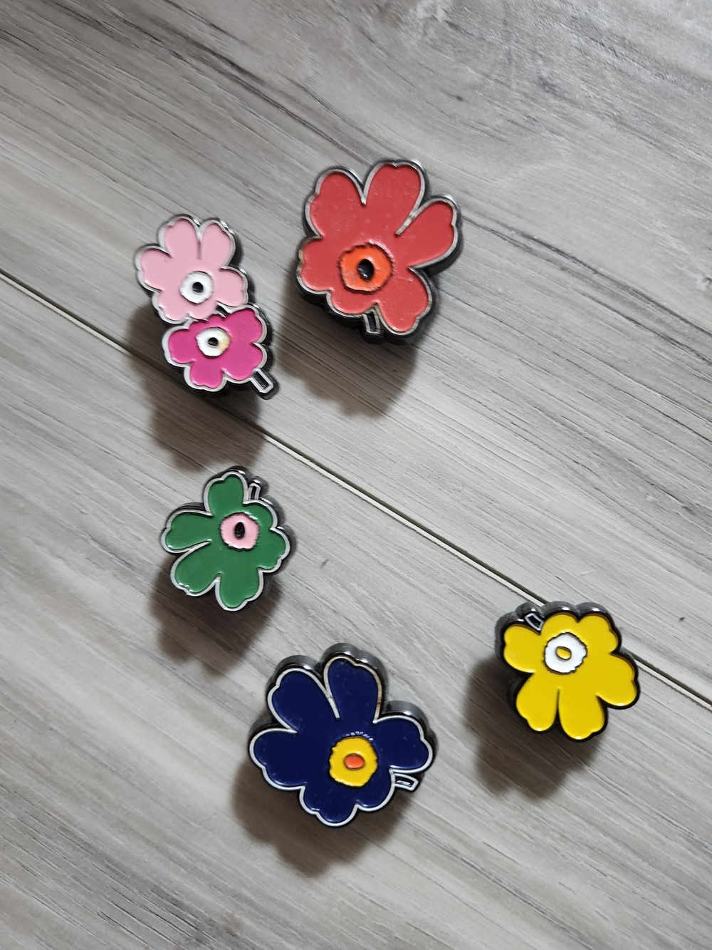 CROCS Floral Jibbitz Shoe Charms in Pink, Red, Green, Blue & Yellow